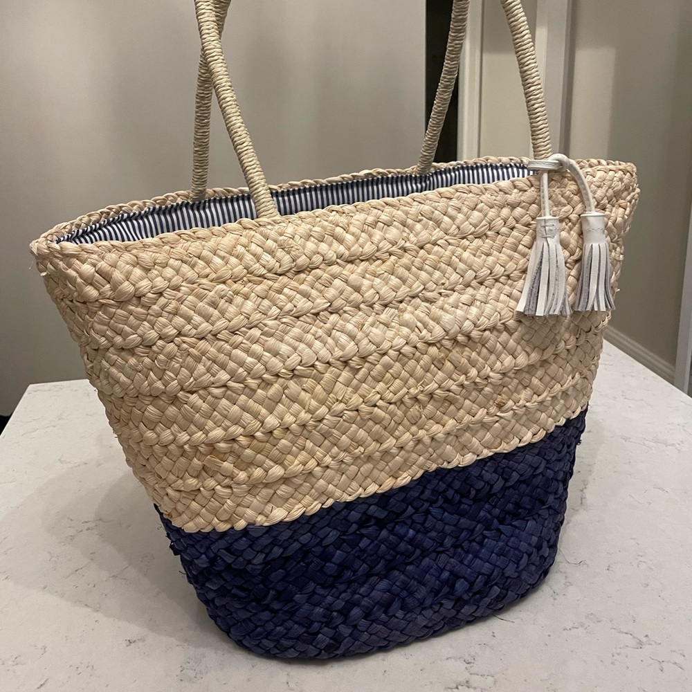 Vineyard Vines straw beach tote